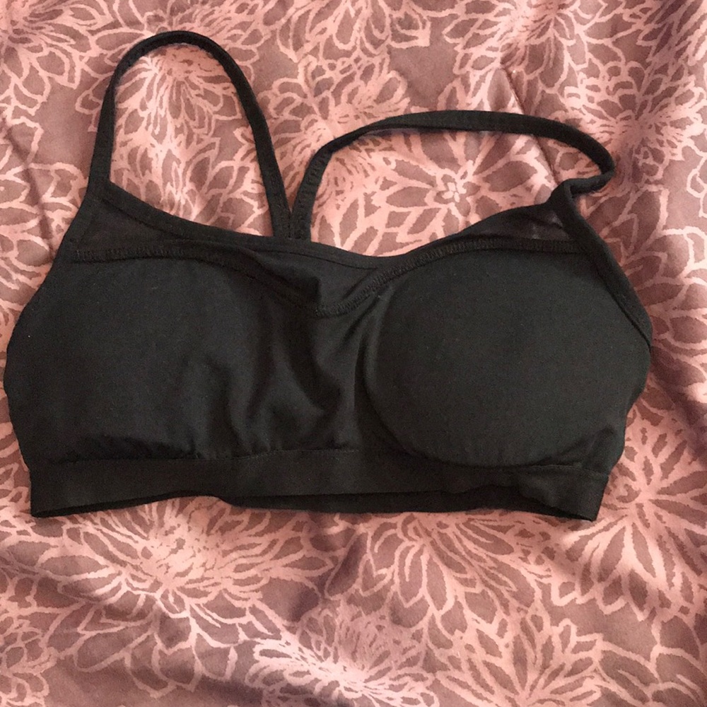 Black sports bra